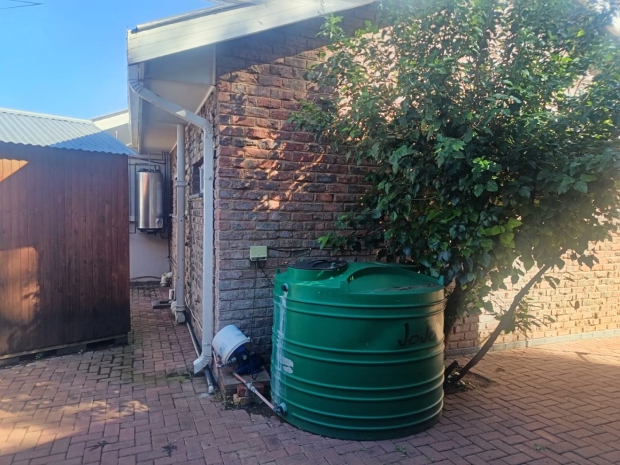 4 Bedroom Property for Sale in Heuwelsig Northern Cape